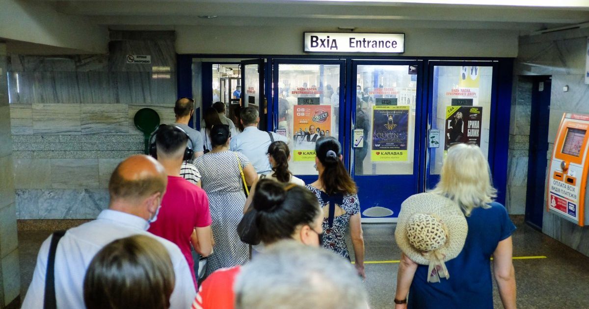 Під час локдауну в київському метро обмежуватимуть кількість пасажирів